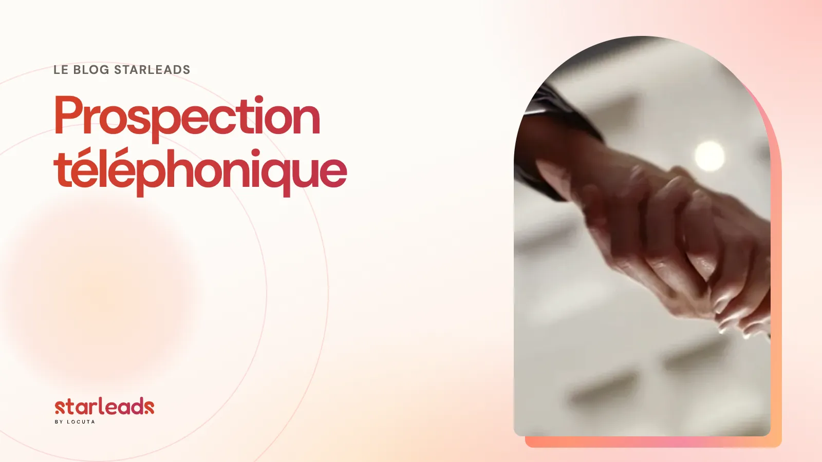 Poignée de main entre deux professionnels